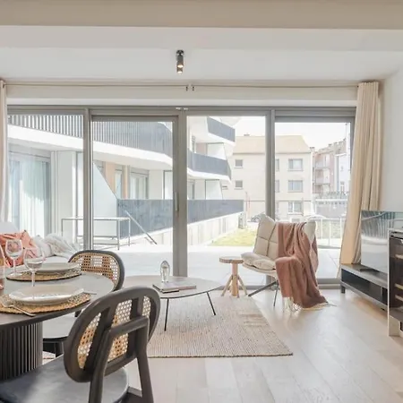 Amazing Near The Sea Apartment